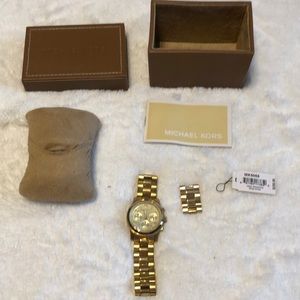 Michael Kors Classic Watch -Gold